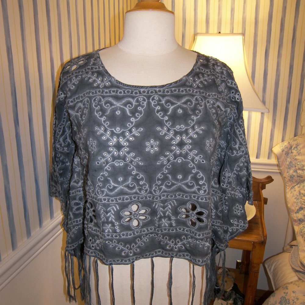 Honey Belle Fringe Eyelet Top NWT Steel Grey Small - Picture 3 of 16
